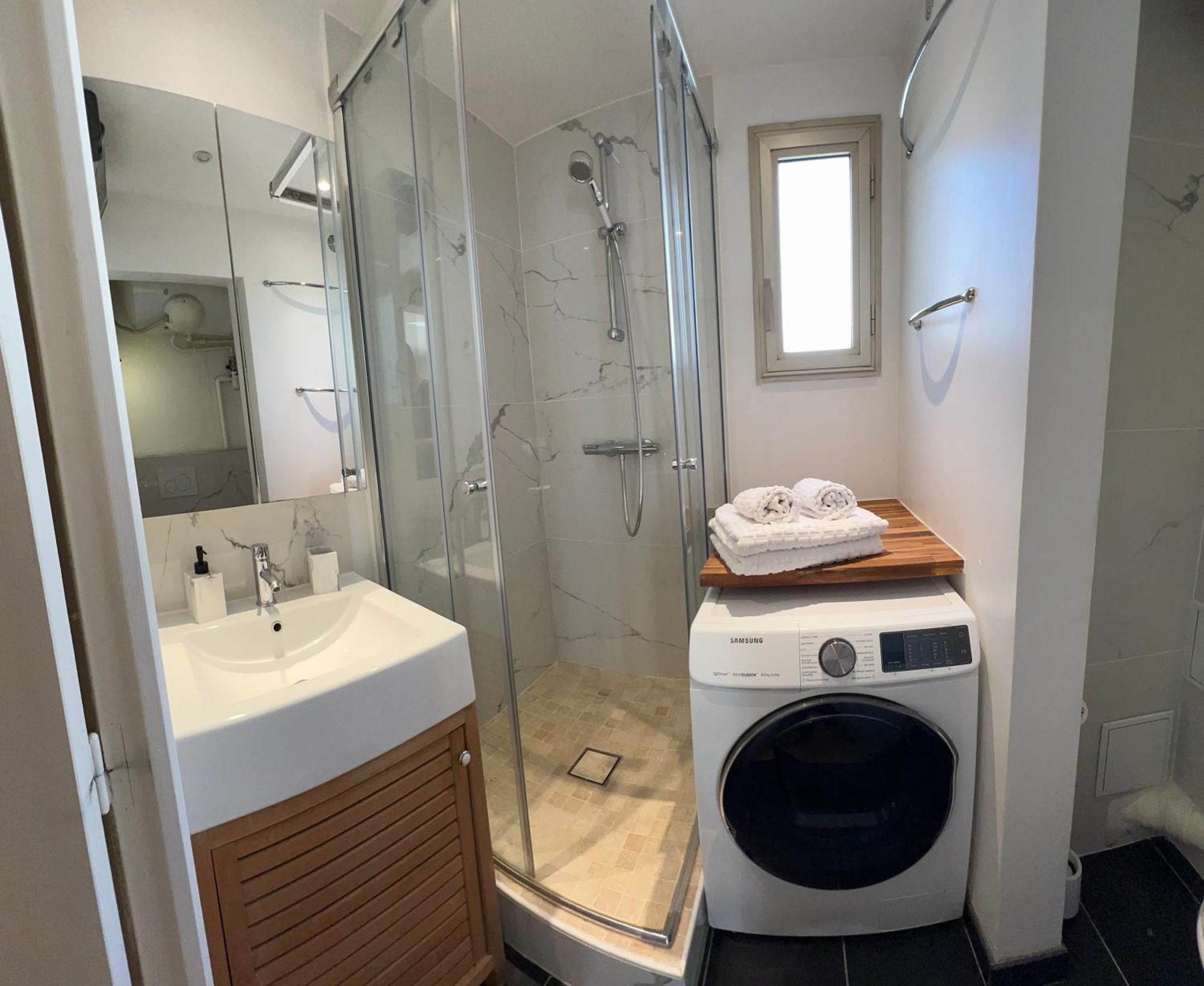 Your Parisian Hideaway - Entire Apartment Exteriör bild